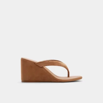 Isabelia Tångsandal med kilklack