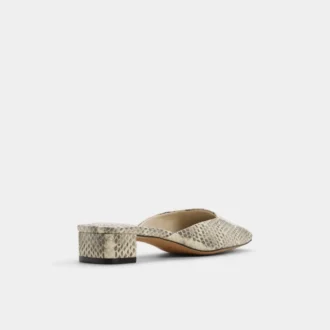 Lannah Mule, blockklack